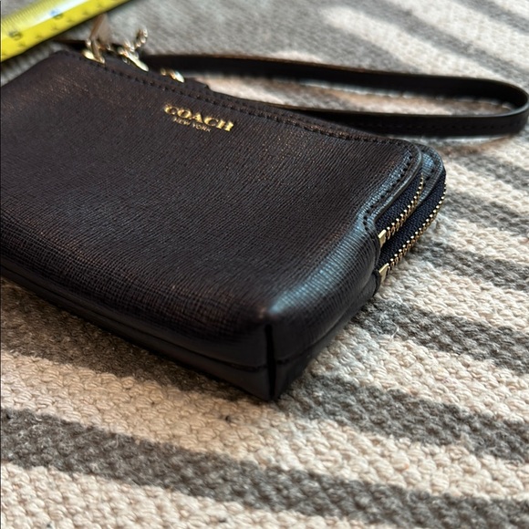 COACH SAFFIANO WRISTLET - Picture 6 of 9